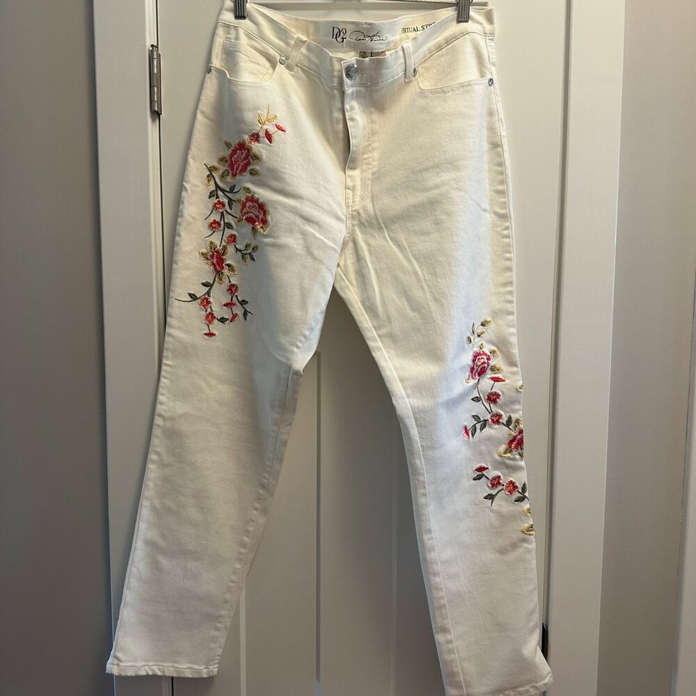 DG2 Diane Gilman White Embroidered Jeans